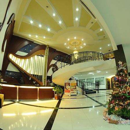 Hotel Swarna Dwipa Palembang Ngoại thất bức ảnh