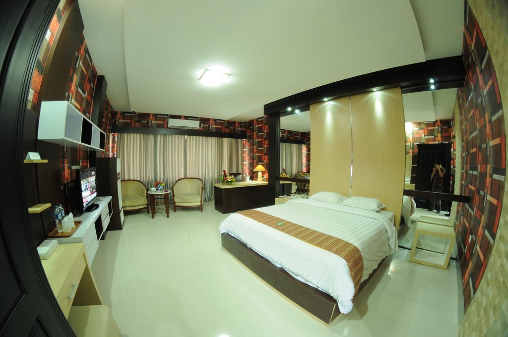 Hotel Swarna Dwipa Palembang Phòng bức ảnh