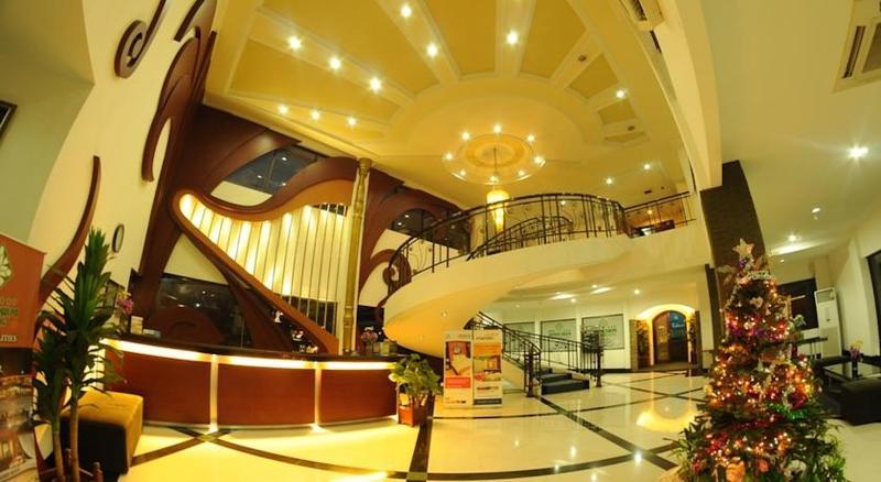 Hotel Swarna Dwipa Palembang Ngoại thất bức ảnh