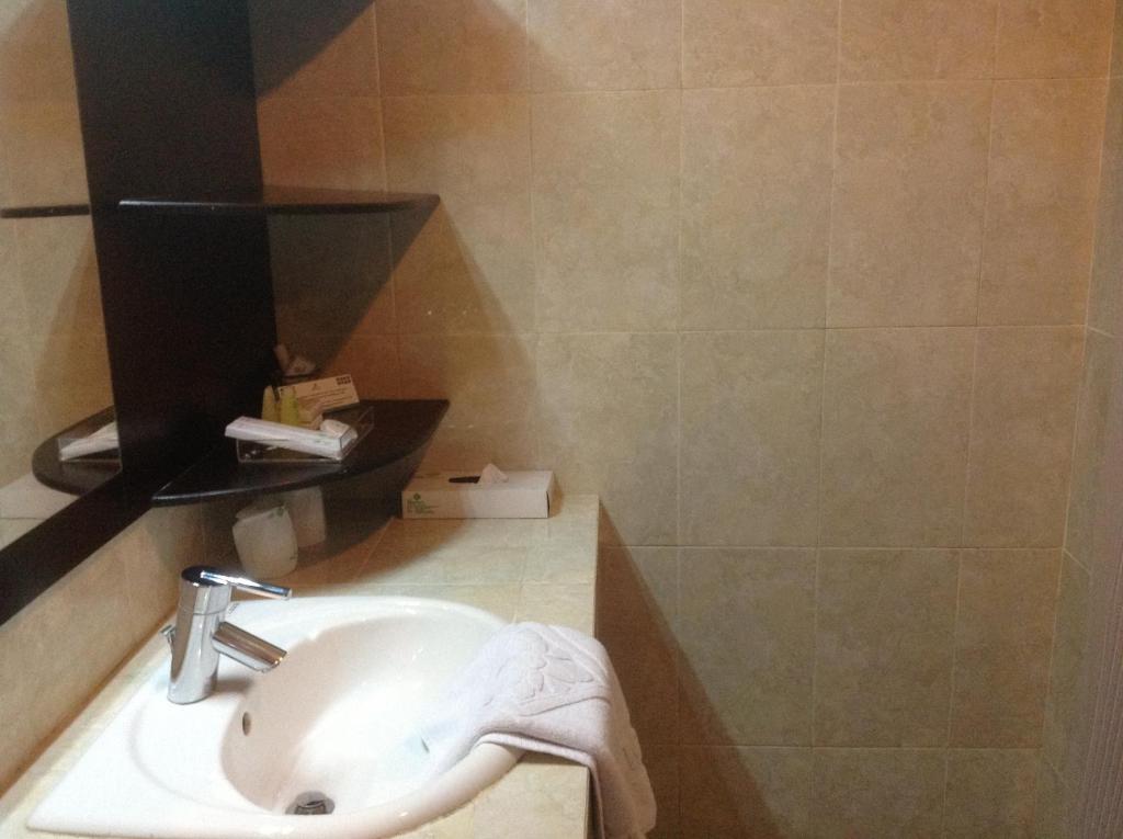 Hotel Swarna Dwipa Palembang Ngoại thất bức ảnh