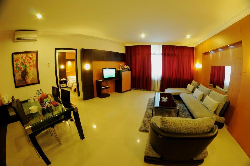 Hotel Swarna Dwipa Palembang Phòng bức ảnh
